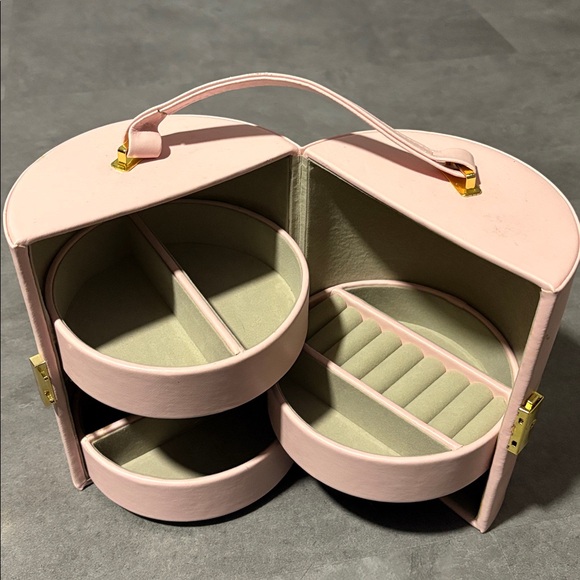 Bebe Girls • Light Pink with Golf Accents Jewelry Case - Picture 3 of 7